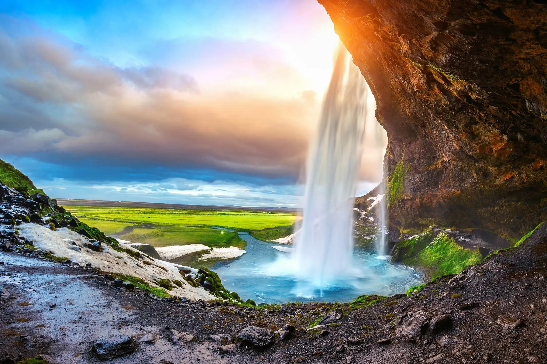 Seljalandsfoss waterfall